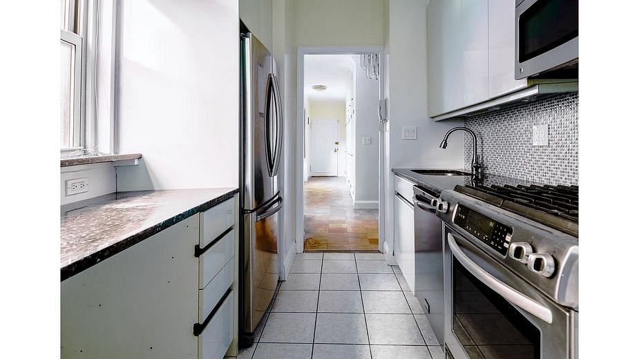 58 West 58th Street #15C