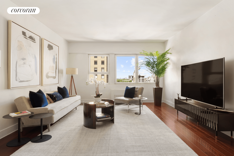 Image 1 of 7 for 58 West 58th Street #24B in Manhattan, New York, NY, 10019