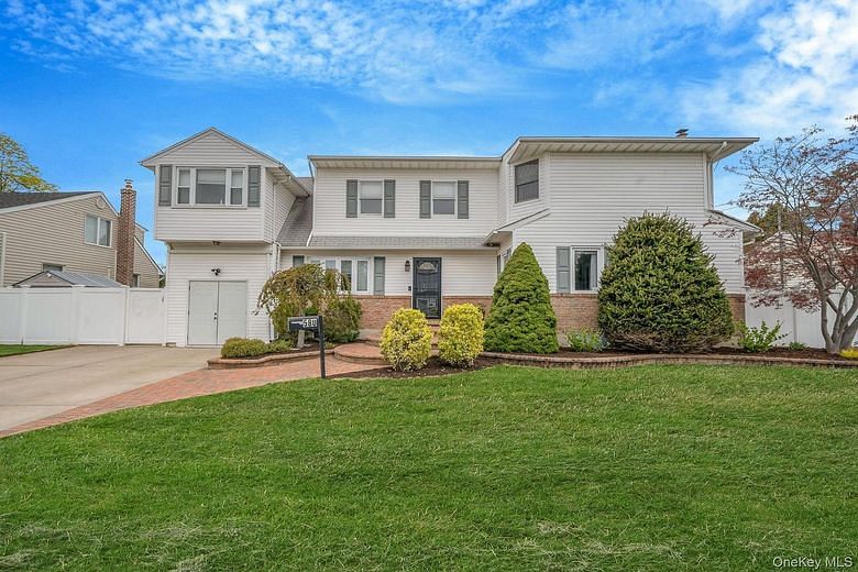 580 Center Briarwood Avenue