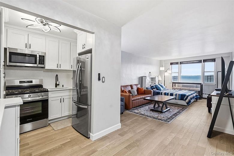 5800 Arlington Avenue #15P