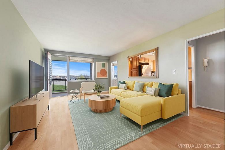 5800 Arlington Avenue #1H