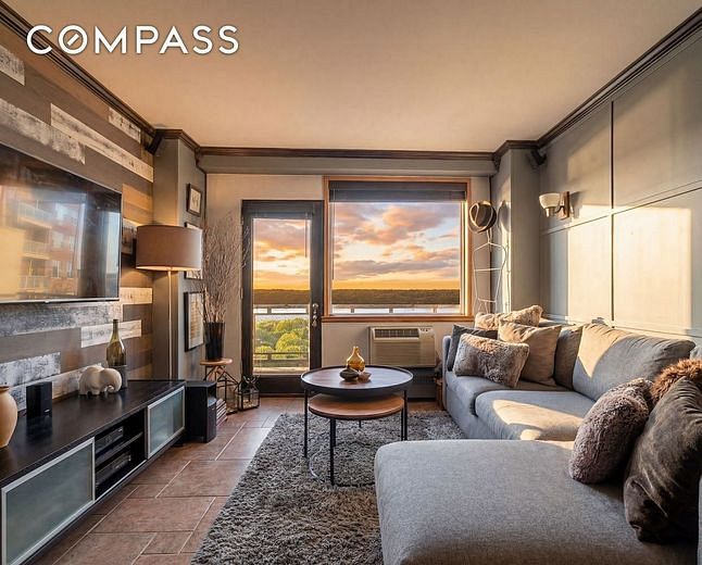 5800 Arlington Avenue #20L