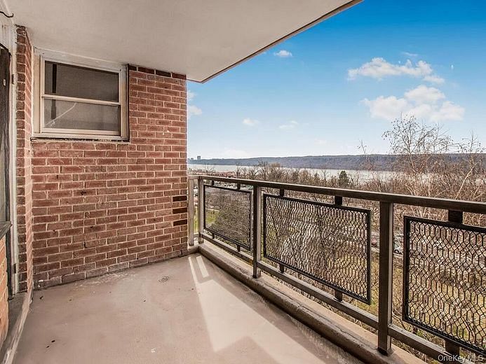 5800 Arlington Avenue #7L