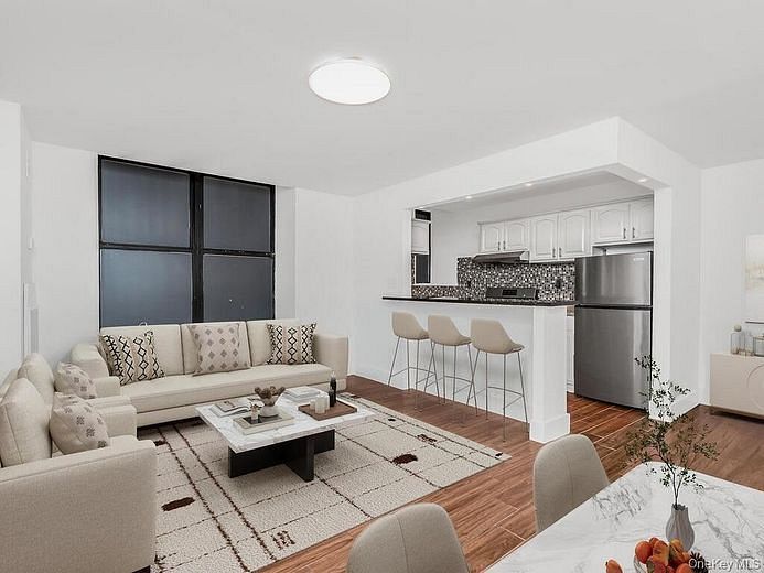 581 Academy Street #GLE