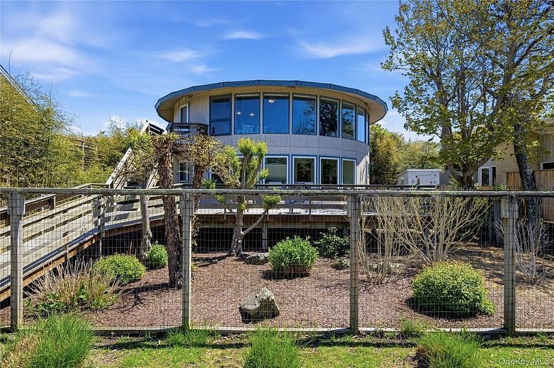 583 Bayberry Walk