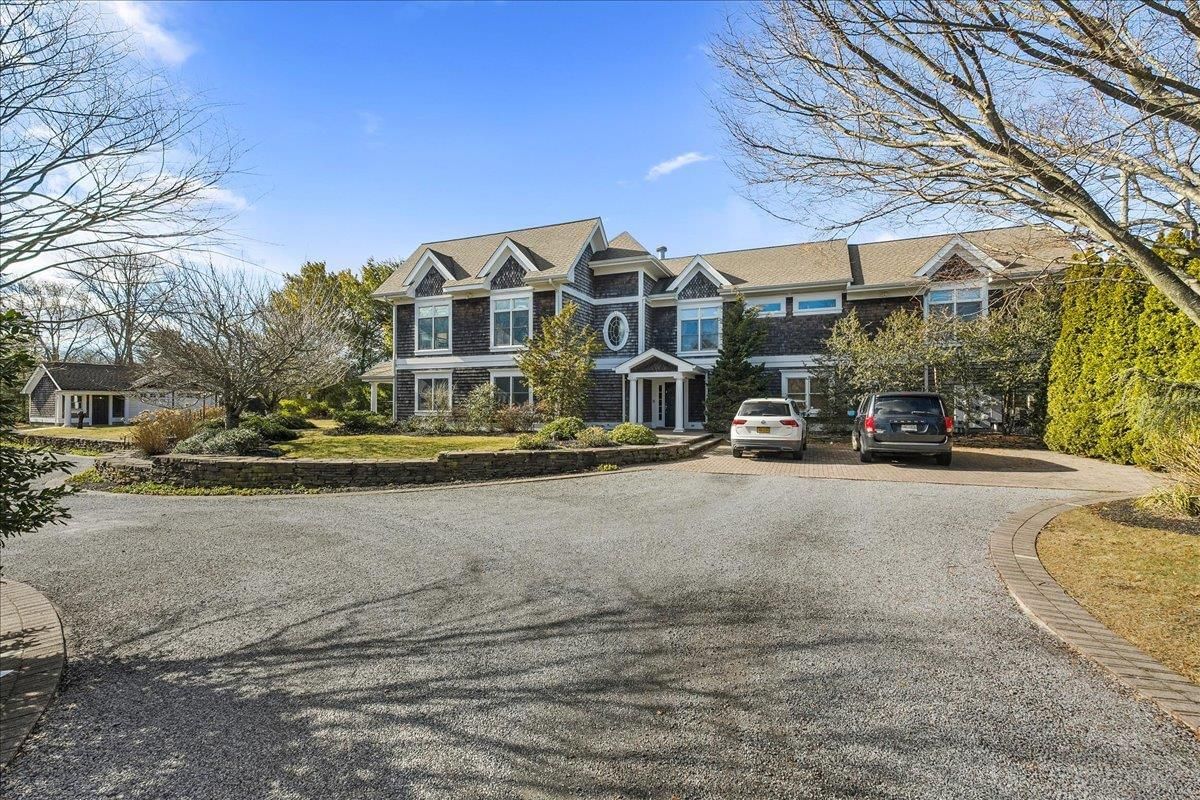 Image 1 of 41 for 584 Middle Road in Long Island, Bayport, NY, 11705