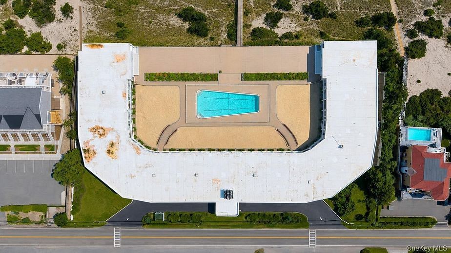 585 Dune Road #A-21