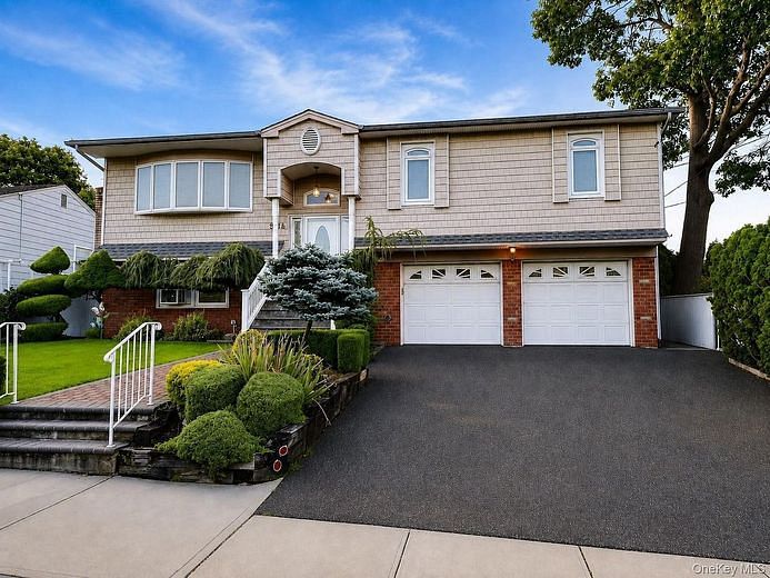 586 Harless Place
