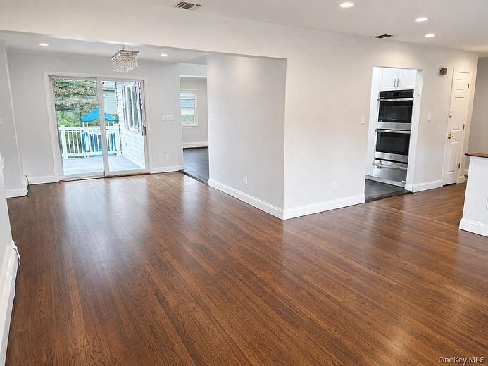 586 Harless Place