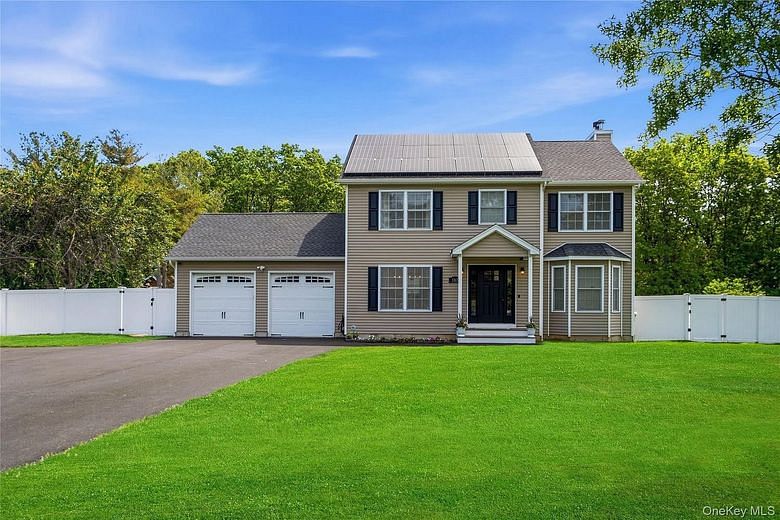 587 Blue Point Road Rd