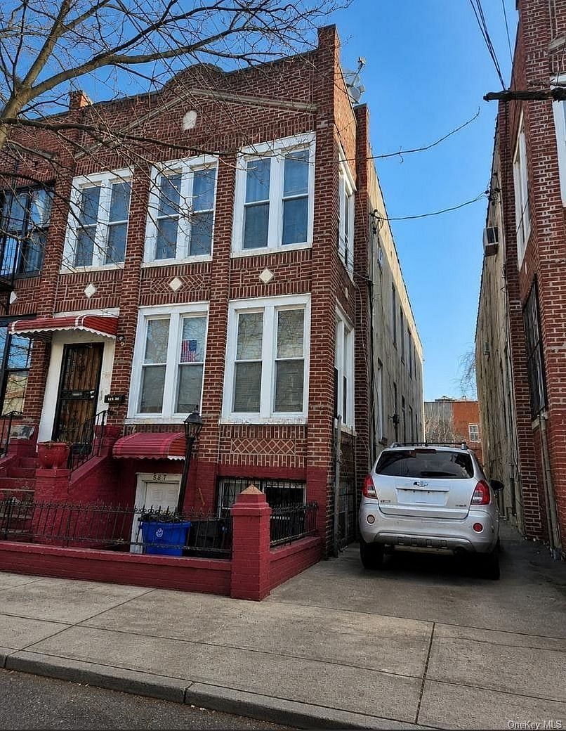 587 Miller Avenue