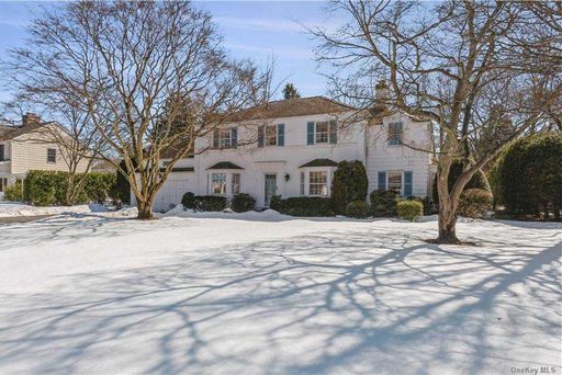 Image 1 of 26 for 126 Northwoods Road in Long Island, Manhasset, NY, 11030