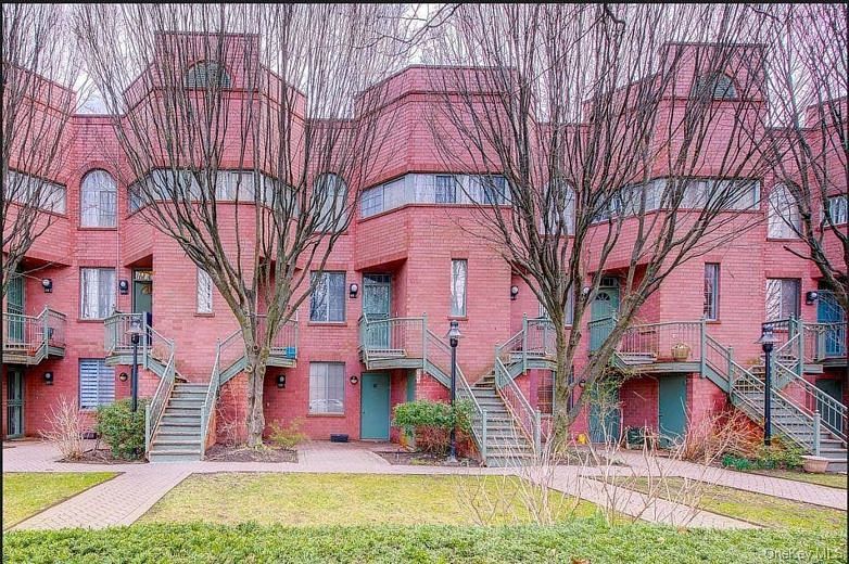 588 Louisiana Avenue #3