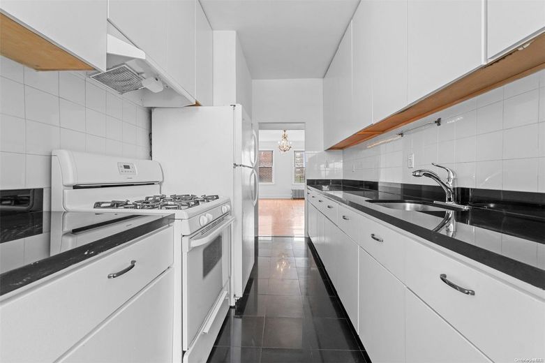 59-11 Queens Blvd #6O