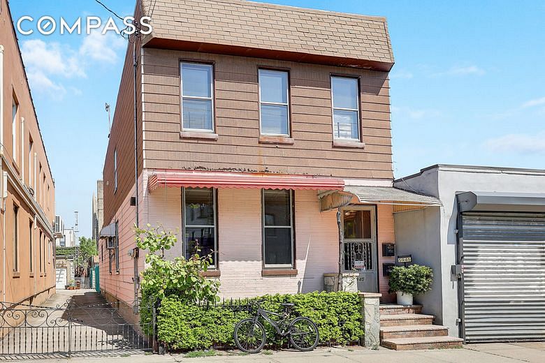 59-45 Woodbine Street