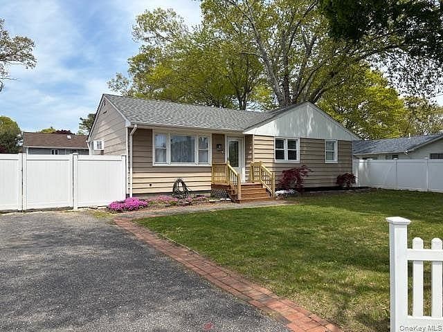 59 Applegate Drive