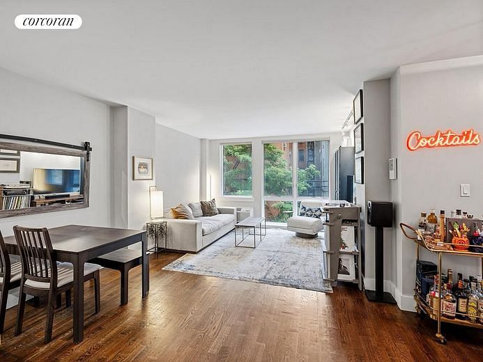 59 Hawthorne Street #2D