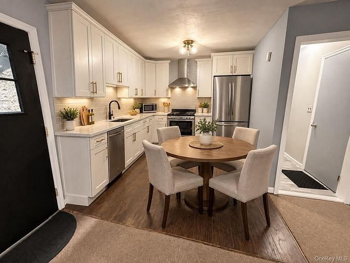 59 Woodhull Landing Road