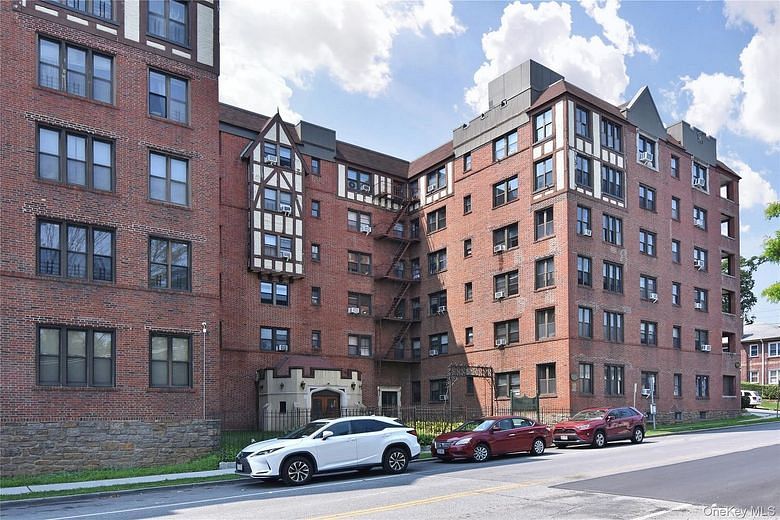 590 E 3rd Street #1M