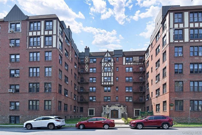 590 E 3rd Street #1M