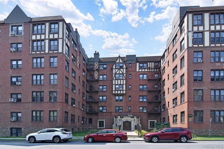 590 E 3rd Street #4C