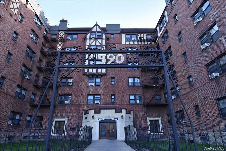 590 E 3rd Street #MK