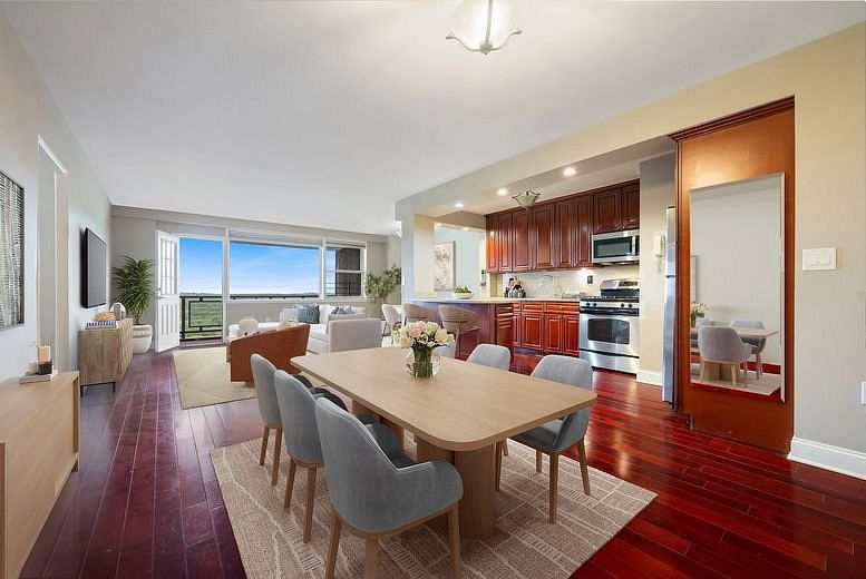 5900 Arlington Avenue #15G