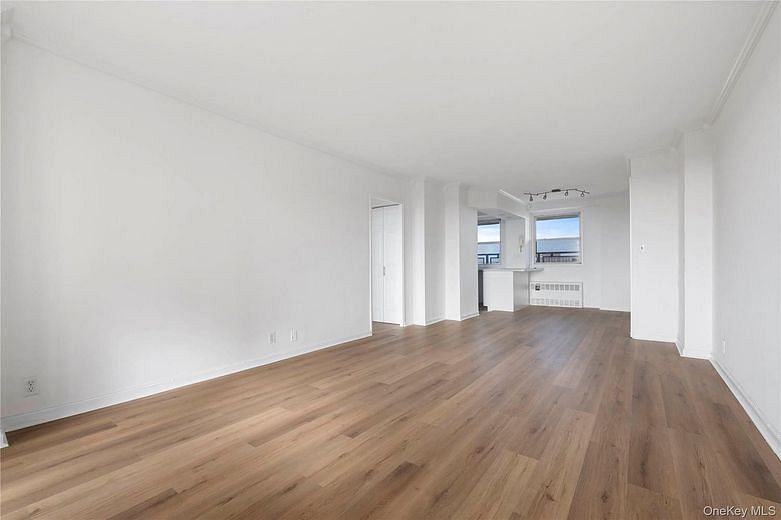 5900 Arlington Avenue #6S