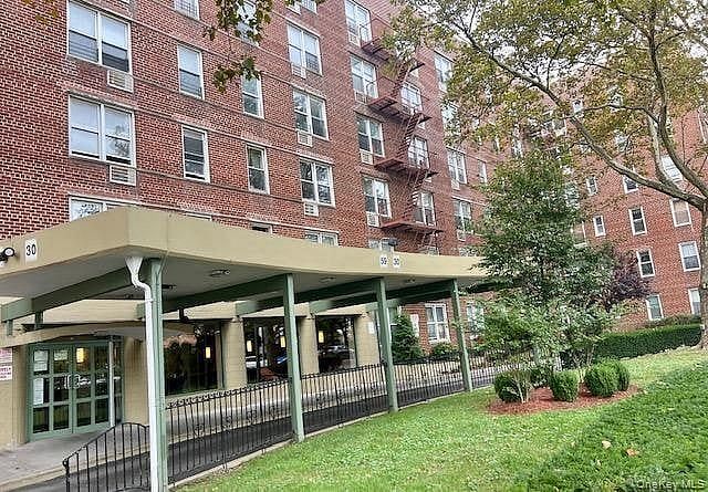 5930 108th Street #4P