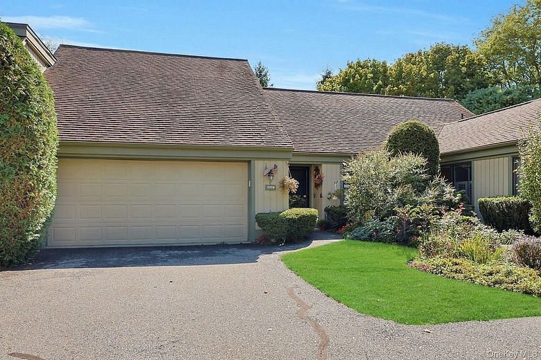 593B Heritage Hills
