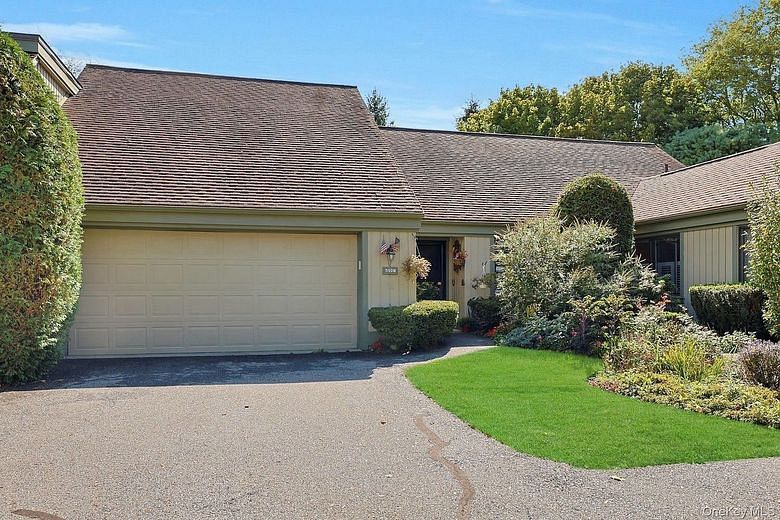 593B Heritage Hills #B
