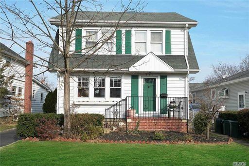 Image 1 of 36 for 111 E Carpenter St in Long Island, Valley Stream, NY, 11580