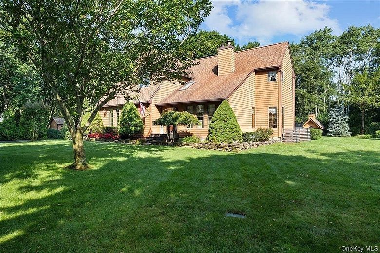 595 Greenfields Lane