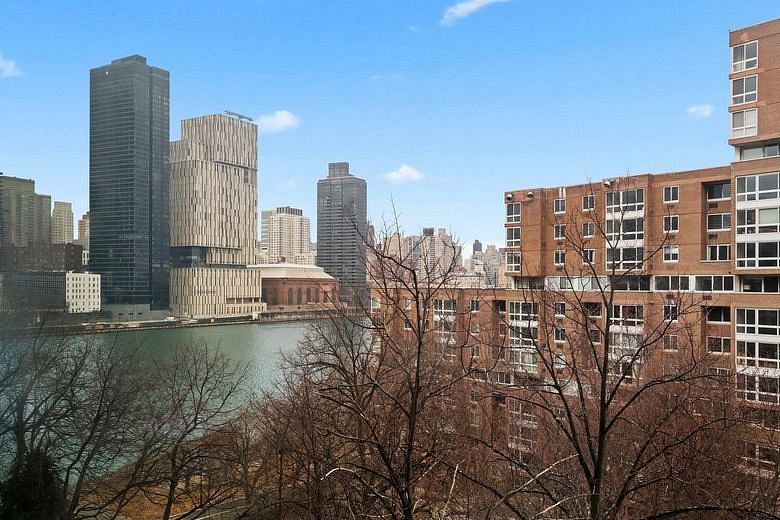 595 Main Street #815