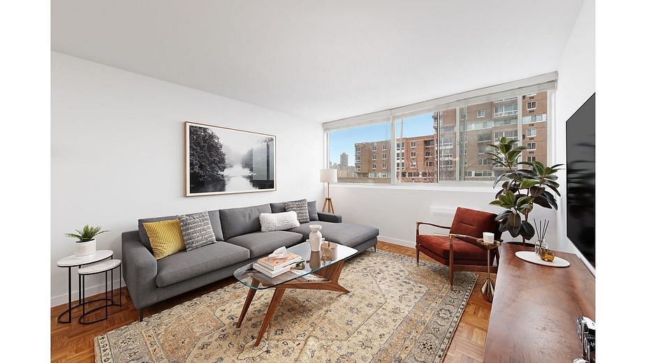 595 Main Street #815