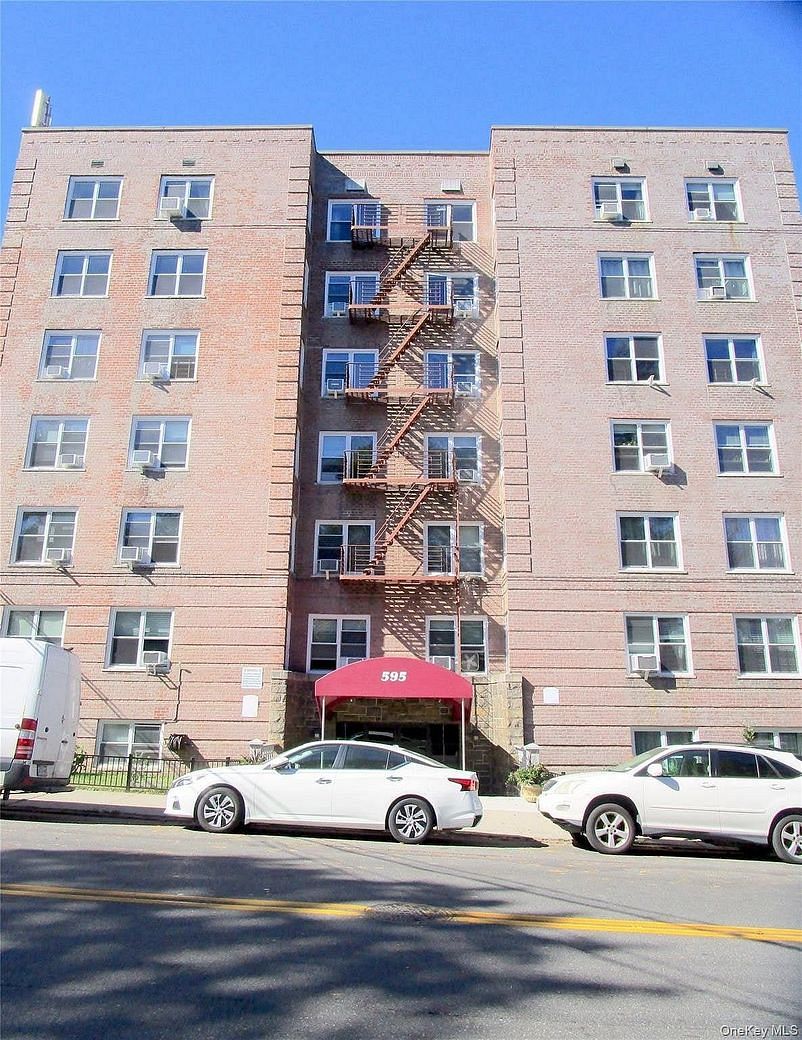 595 Mclean Avenue #6B