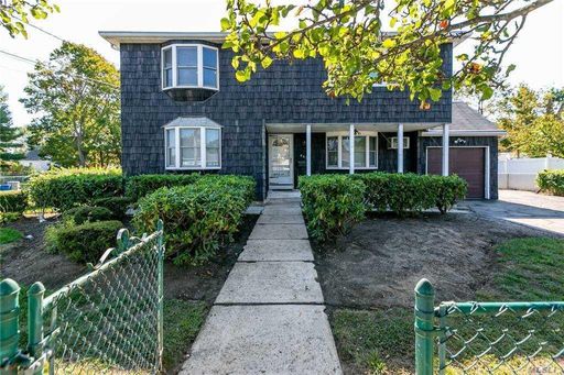 Image 1 of 28 for 462 15th St in Long Island, W. Babylon, NY, 11704