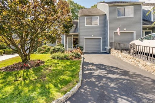 Image 1 of 27 for 13 Greens Way in Westchester, New Rochelle, NY, 10805