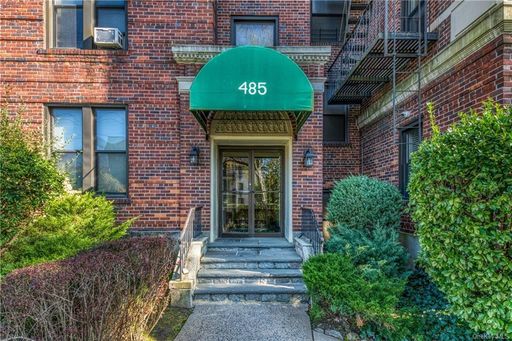 Image 1 of 20 for 485 Pelham Road #B46 in Westchester, New Rochelle, NY, 10805