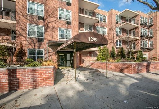 Image 1 of 23 for 1299 Palmer Avenue #101 in Westchester, Larchmont, NY, 10538