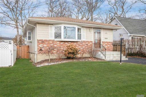 Image 1 of 20 for 179 Prairie Drive in Long Island, N. Babylon, NY, 11703