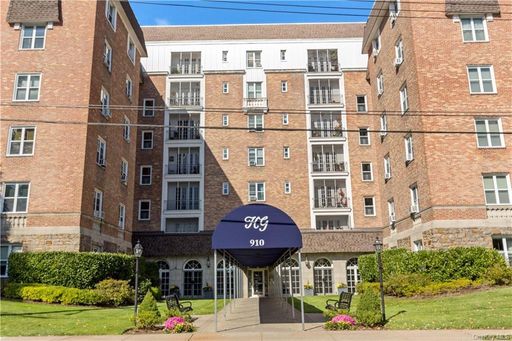Image 1 of 19 for 910 Stuart Avenue #6A in Westchester, Mamaroneck, NY, 10543