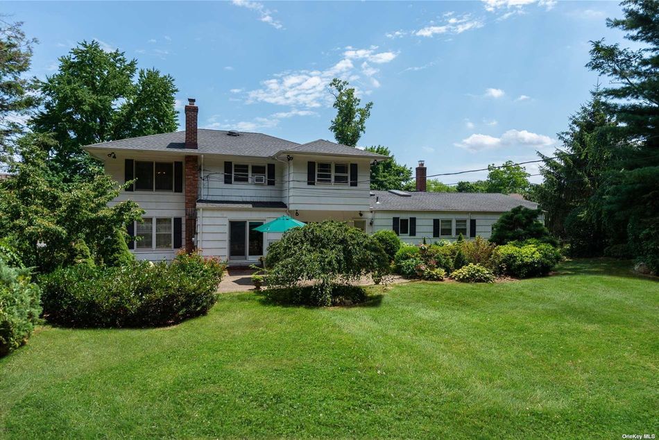 Image 1 of 25 for 20 Chestnut Drive in Long Island, East Hills, NY, 11576