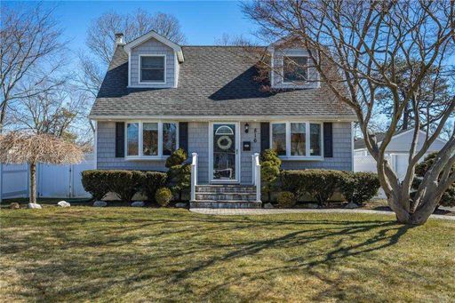 Image 1 of 36 for 816 Bay Shore Avenue in Long Island, West Islip, NY, 11795
