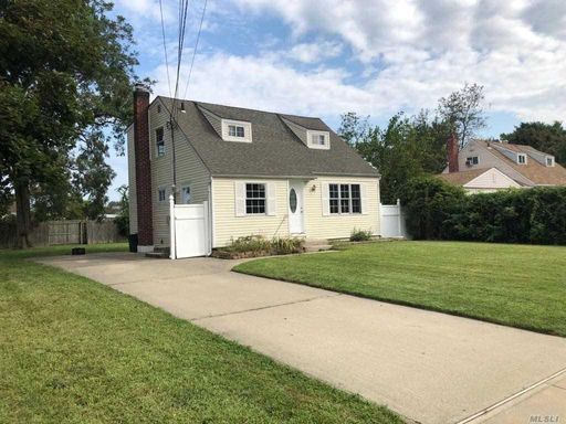 Image 1 of 17 for 47 Satinwood St in Long Island, Central Islip, NY, 11722
