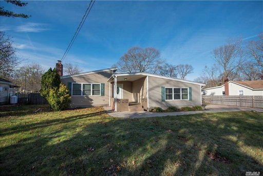 Image 1 of 14 for 146 Adirondack Dr in Long Island, Selden, NY, 11784