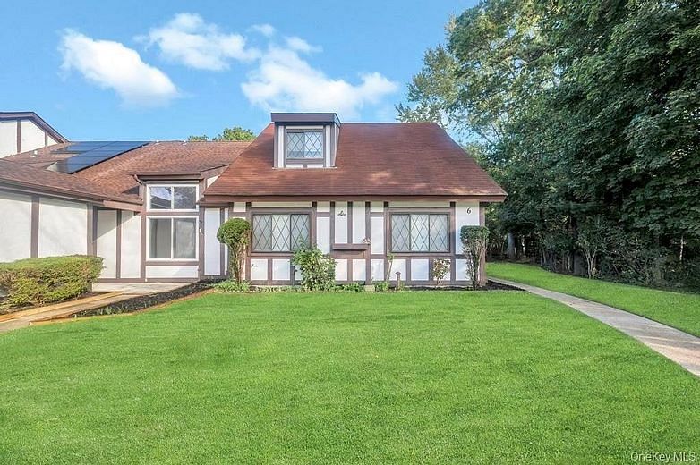 6 Amesworth Court