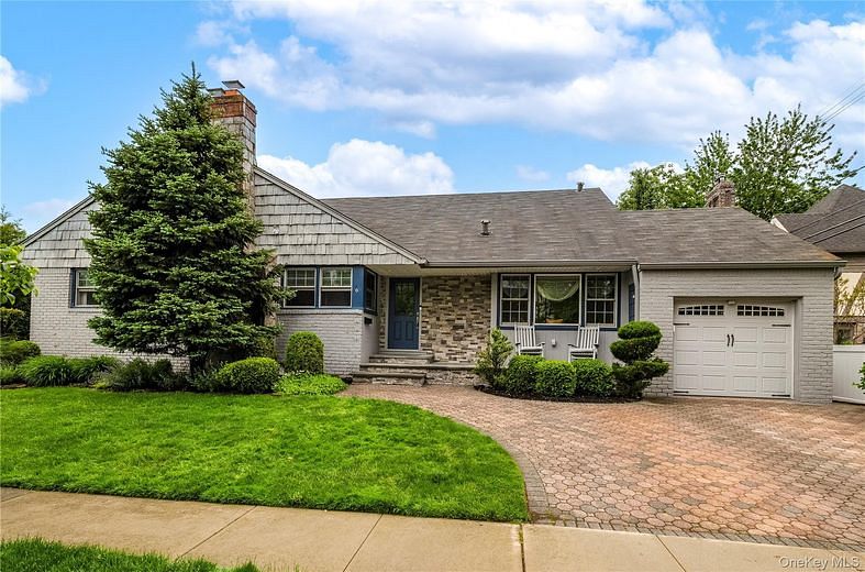 6 Blenheim Court