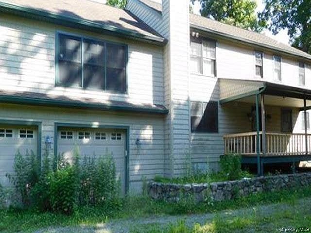 6 Brookside Lane
