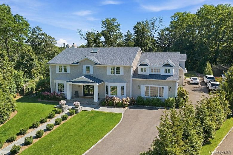 6 Castle Court